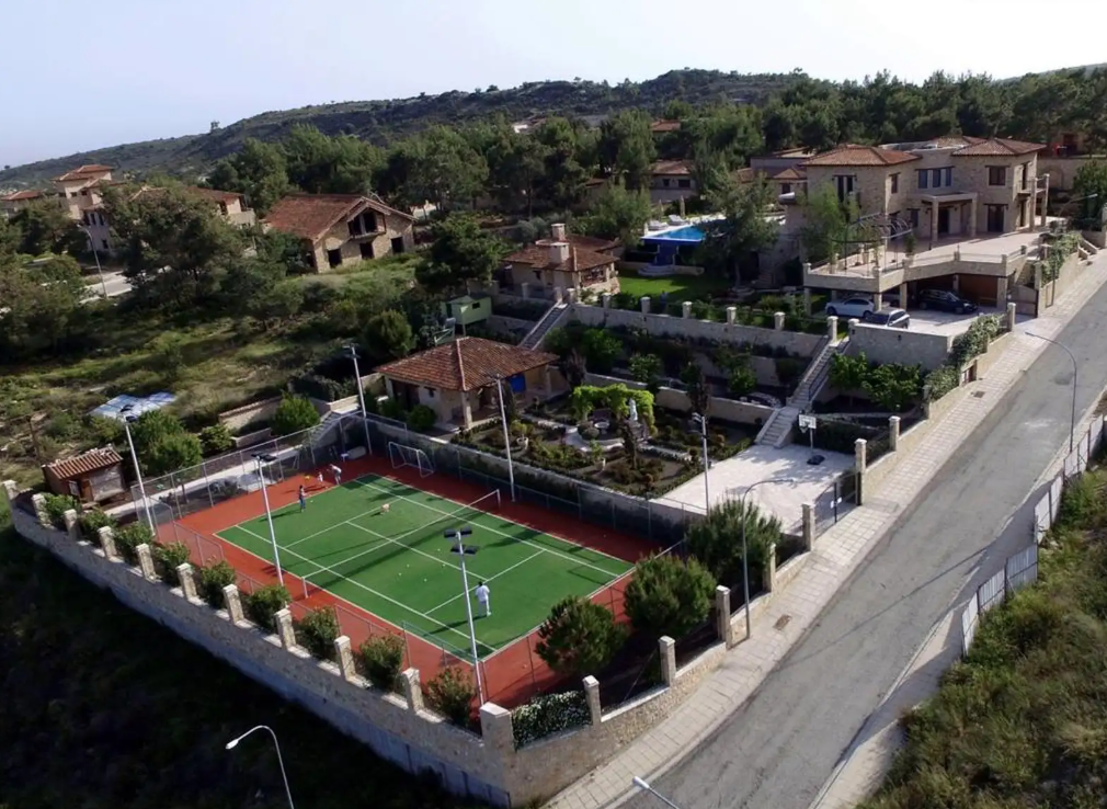 Villa de 5 dormitorios en Souni–Zanatzia, Cyprus No. 34540