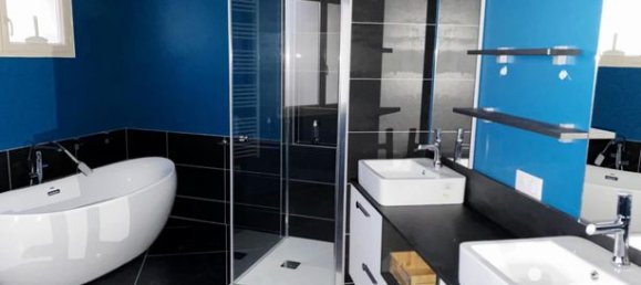 3 bedrooms House in Yonne, France No. 360376 2