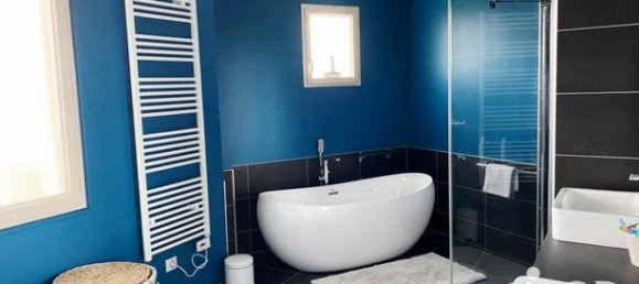 3 bedrooms House in Yonne, France No. 360376 3