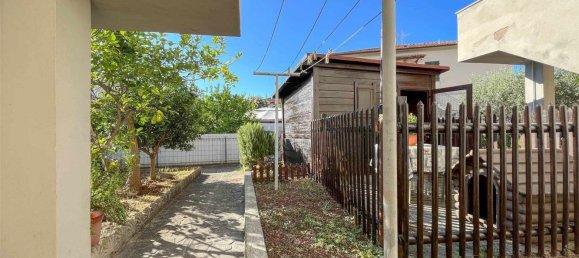 3 rooms Apartment in Rosignano Marittimo, Italy No. 278515 2