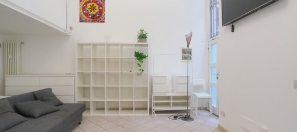 1 bedroom Apartment in Milan, Italy No. 246327 8