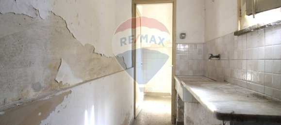 2-salle Propriété commerciale à Catania, Italy No. 295056 9