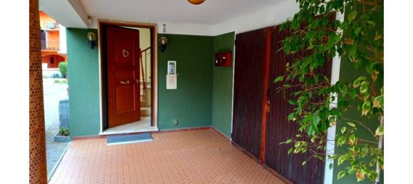 2 bedrooms Apartment in Momo, Italy No. 370915 2