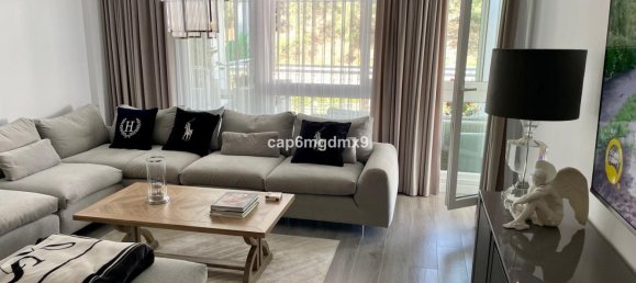 3 bedrooms Apartment in Benahavis, Spain No. 135229 7