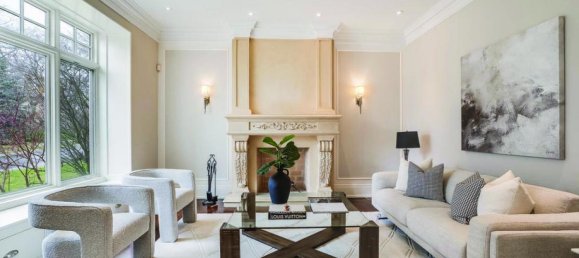 7 bedrooms House in Mississauga, Canada No. 872 8