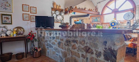 3 Schlafzimmer Haus in Gavorrano, Italy, Nr. 209011 4