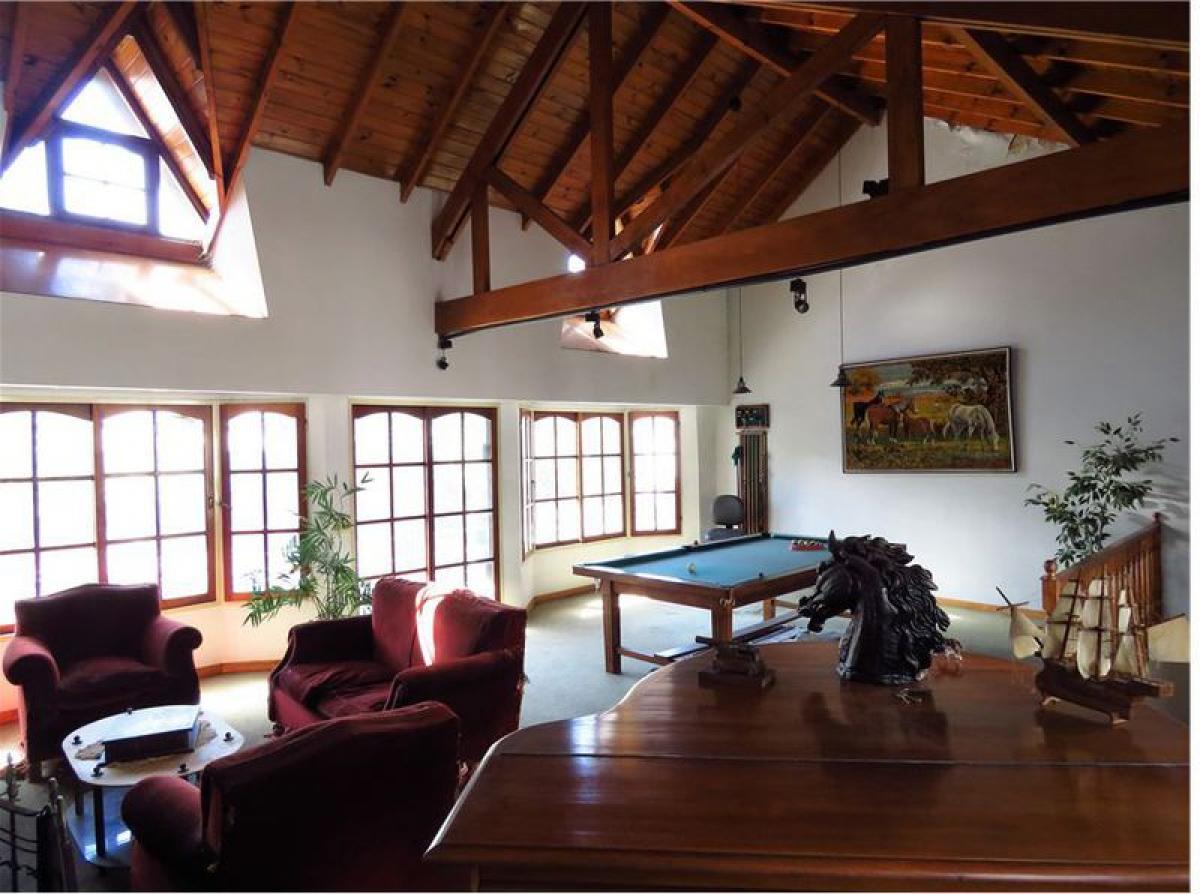 4 bedrooms House in Buenos Aires, Argentina No. 71666