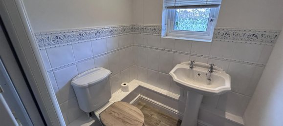 3 bedrooms House in Gillingham, United Kingdom No. 951 19