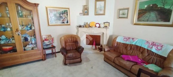 Apartamento de 5 habitaciónes en Cervaro, Italy No. 41018 9