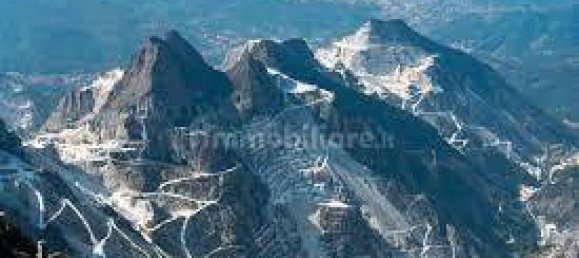 2 bedrooms House in Carrara, Italy No. 202247 3