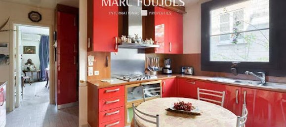 4 bedrooms Apartment in Paris, France No. 182680 3