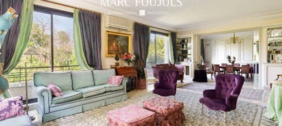 4 bedrooms Apartment in Paris, France No. 182680 20