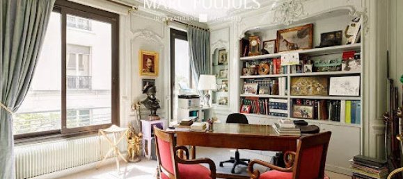 4 bedrooms Apartment in Paris, France No. 182680 2