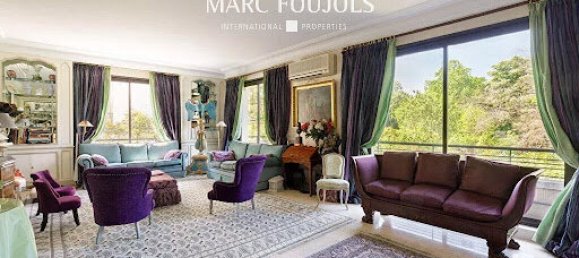 4 bedrooms Apartment in Paris, France No. 182680 19