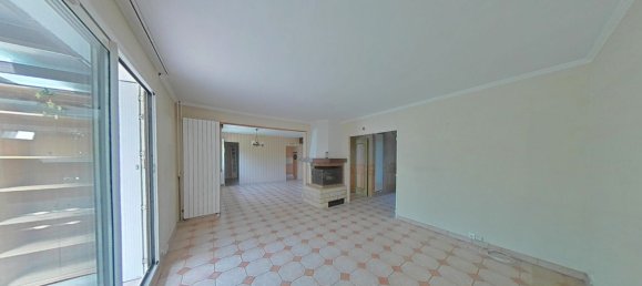 4 bedrooms House in Carrieres-sur-Seine, France No. 171961 2