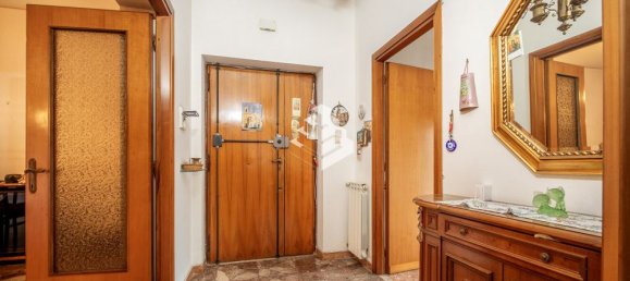 3-Zimmer Wohnung in Rome, Italy, Nr. 204491 2