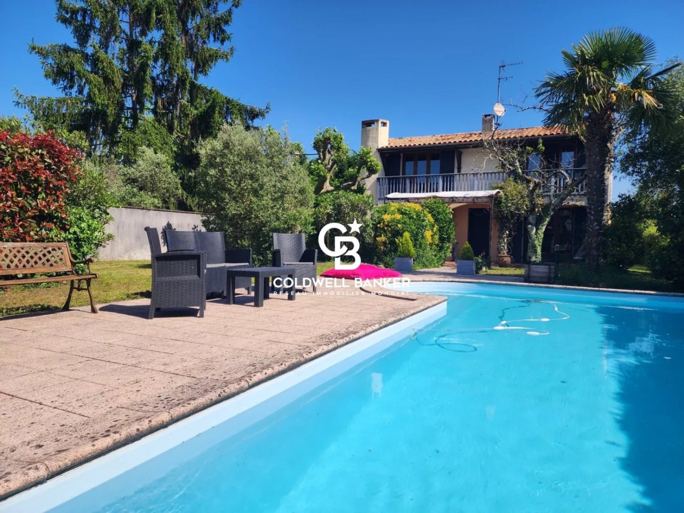 Villa de 4 dormitorios en Merignac, France No. 352202