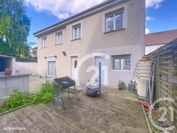 Casa de 4 dormitorios en Villiers-le-Bel, France No. 361365