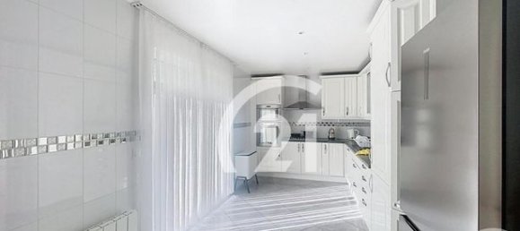 Casa de 4 dormitorios en Villiers-le-Bel, France No. 361365 3