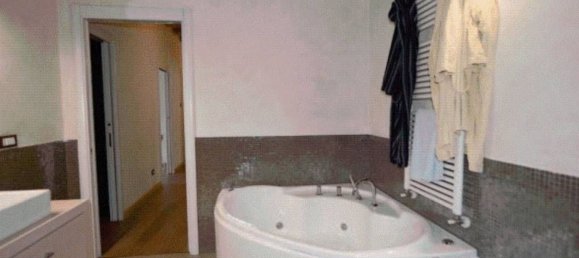 Apartamento de 3 habitaciónes en Cremona, Italy No. 265604 3