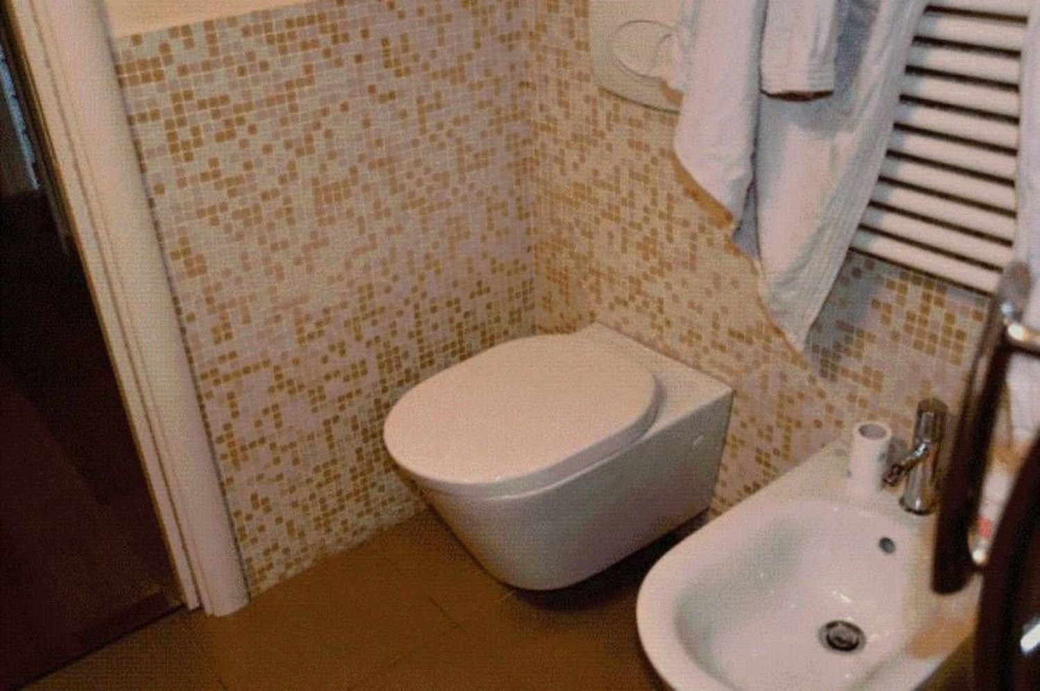 Apartamento de 3 habitaciónes en Cremona, Italy No. 265604