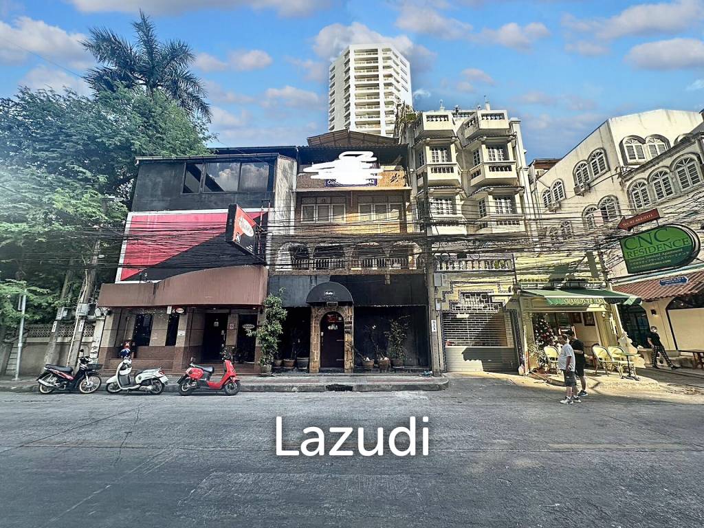 210m² Commercial property in Bangkok, Thailand No. 13775