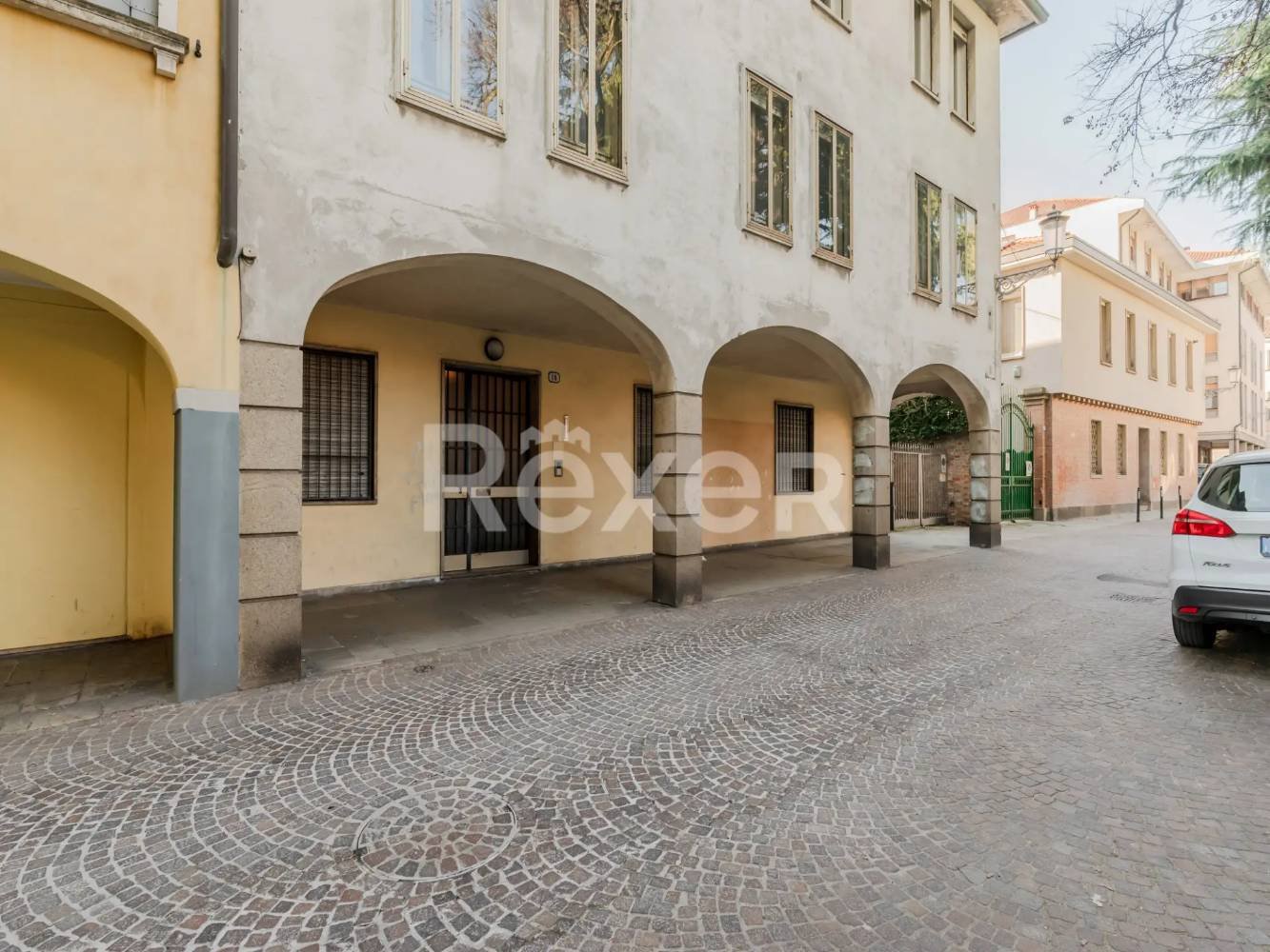 25 rooms Building in Padua, Italy No. 127537