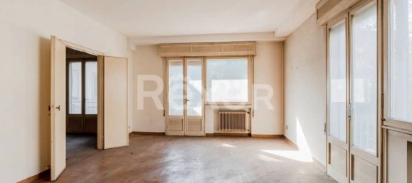 25 rooms Building in Padua, Italy No. 127537 9