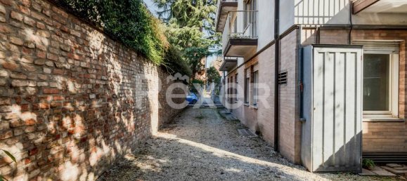 25 rooms Building in Padua, Italy No. 127537 2