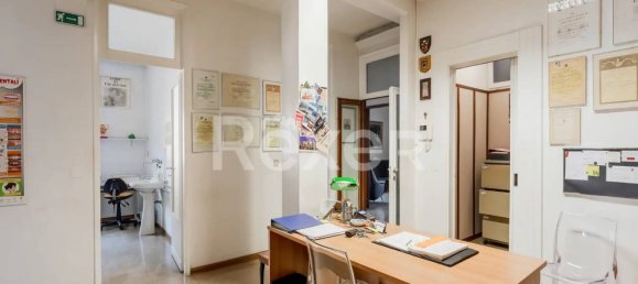 25 rooms Building in Padua, Italy No. 127537 18
