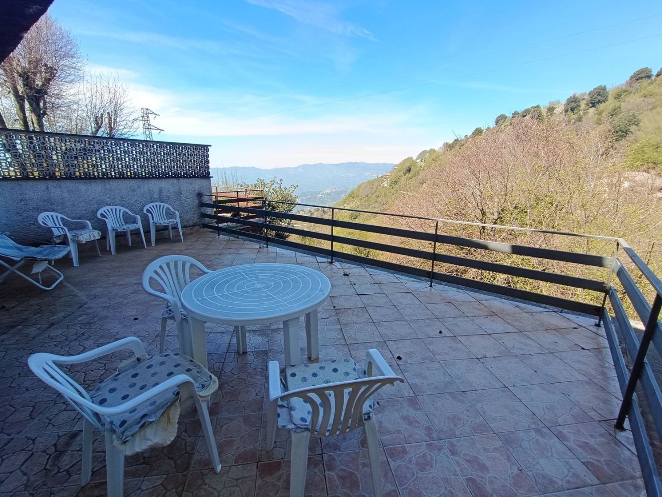 Дом с 5 комнатами в Серроне, Италия № 74222