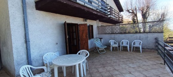 Дом с 5 комнатами в Серроне, Италия № 74222 3