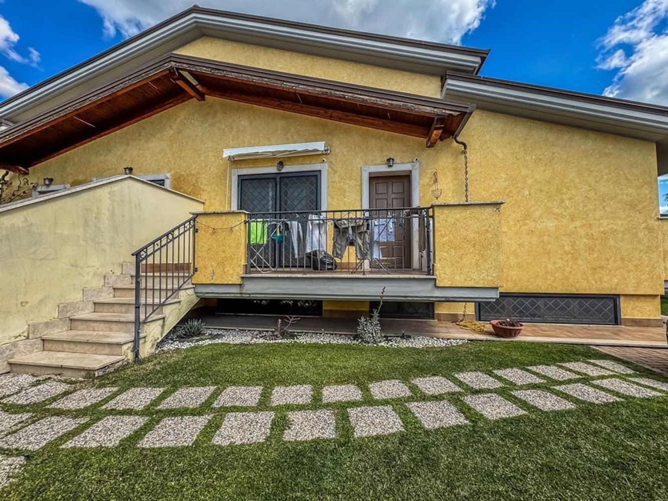 6 rooms Villa in Rome, Italy No. 61171