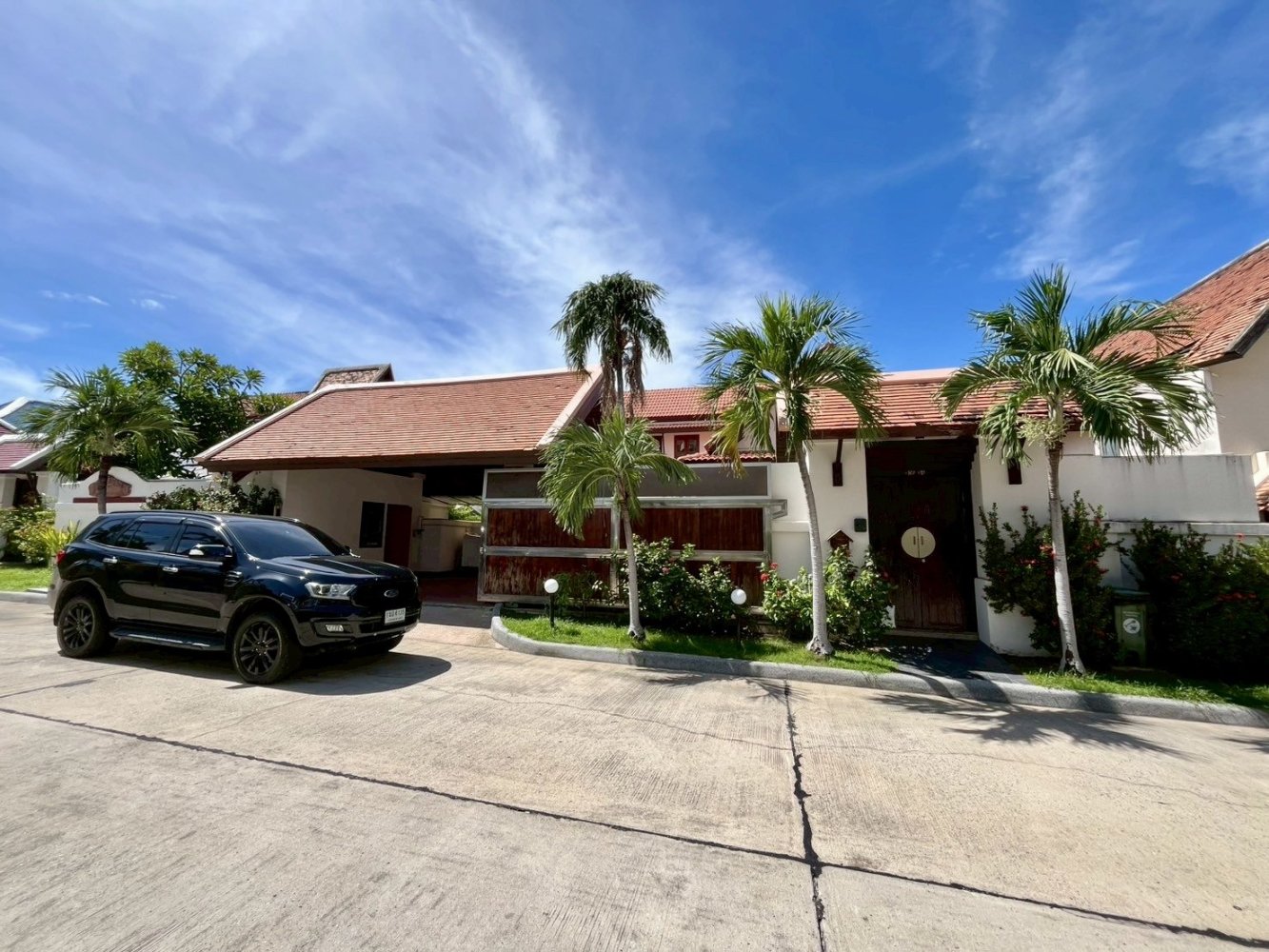 4 bedrooms Villa for sale in Pattaya, Chonburi, Eastern Thailand, Thailand № 146065