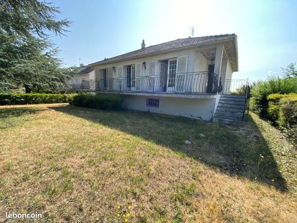 Casa de 3 dormitorios en Le Blanc, France No. 304224