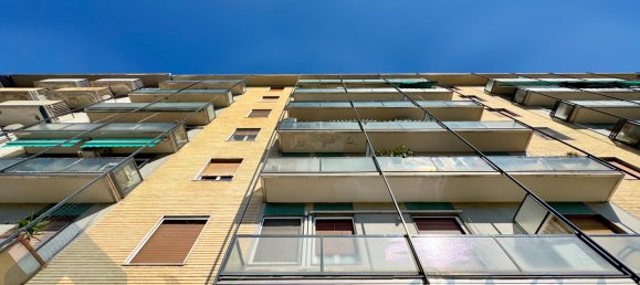 1 room Commercial property in Milan, Italy No. 269538 2