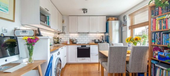 2 bedrooms Apartment in London, United Kingdom No. 12572 5