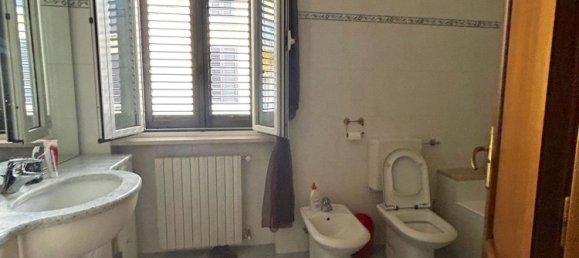 2 bedrooms Apartment in Brescia, Italy No. 381907 10