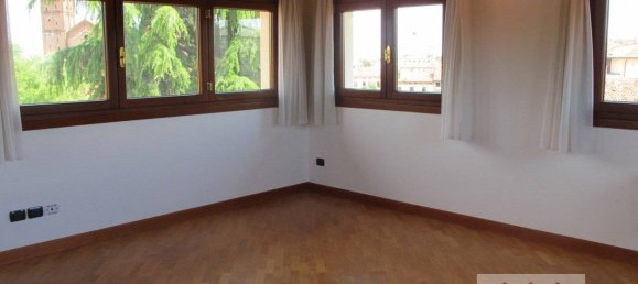 3 bedrooms Apartment in Vicenza, Italy No. 365166 9