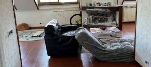 5 rooms Apartment in Merate, Italy No. 5215 3