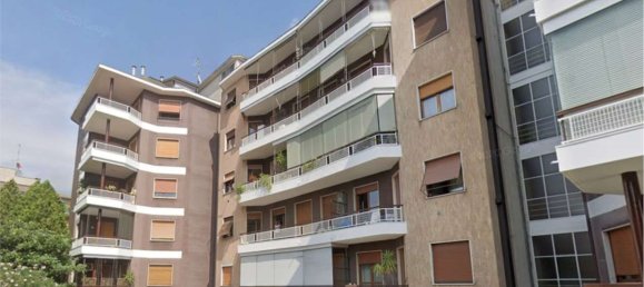 5 rooms Apartment in Merate, Italy No. 5215 17