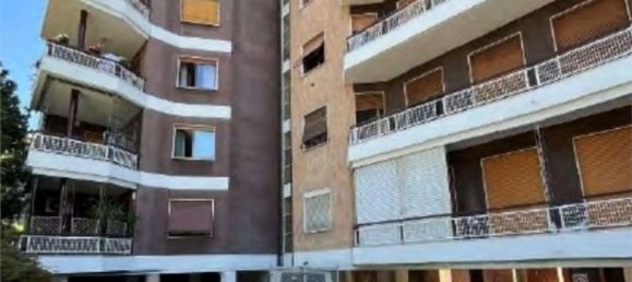 5 rooms Apartment in Merate, Italy No. 5215 14