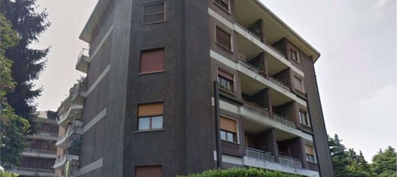 5 rooms Apartment in Merate, Italy No. 5215 16