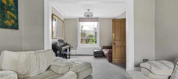 3 bedrooms House in Finchley, United Kingdom No. 6696 5
