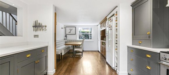 3 bedrooms House in Finchley, United Kingdom No. 6696 6