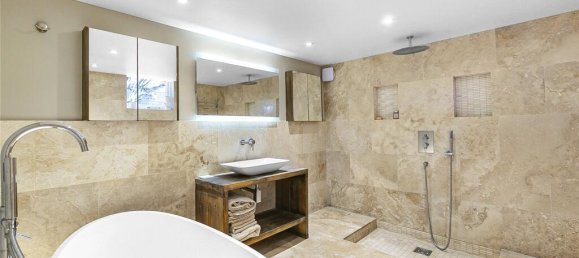 3 bedrooms House in Finchley, United Kingdom No. 6696 45