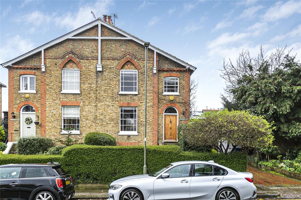 3 bedrooms House in Finchley, United Kingdom No. 6696