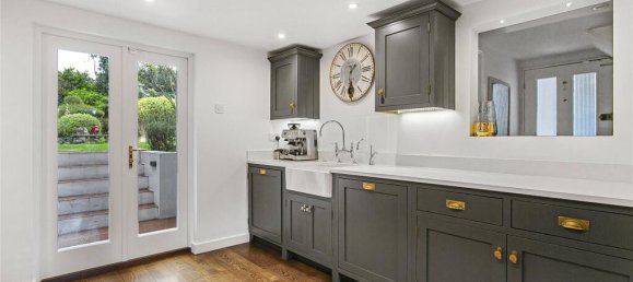 3 bedrooms House in Finchley, United Kingdom No. 6696 43