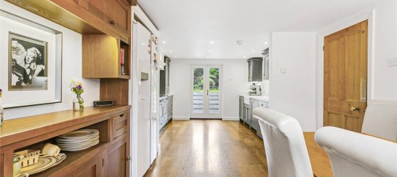 3 bedrooms House in Finchley, United Kingdom No. 6696 40