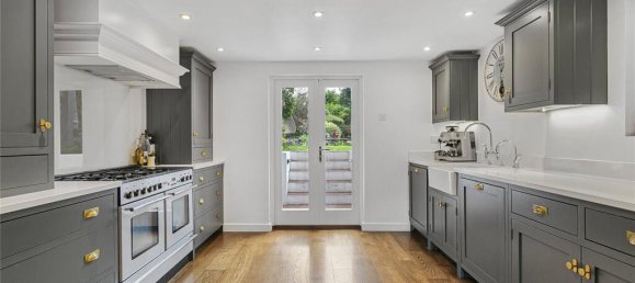 3 bedrooms House in Finchley, United Kingdom No. 6696 4